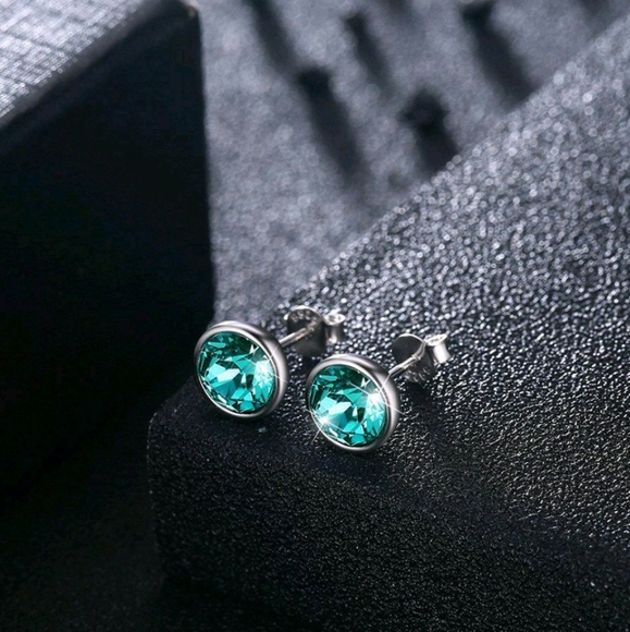 *New!* Sterling Silver Aqua Crystal Stud Earrings - Picture 2 of 3